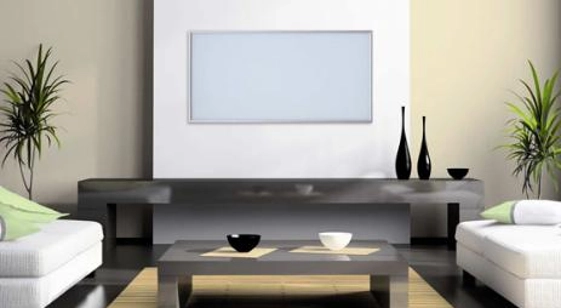 Bel IR panel v moderno opremljeni dnevni sobi