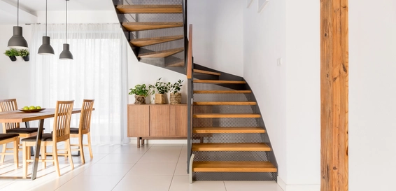 lesene stopnice v stanovanju