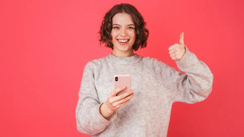 Dekle je zelo zadovoljno, ker jo je izvajalec takoj poklical.