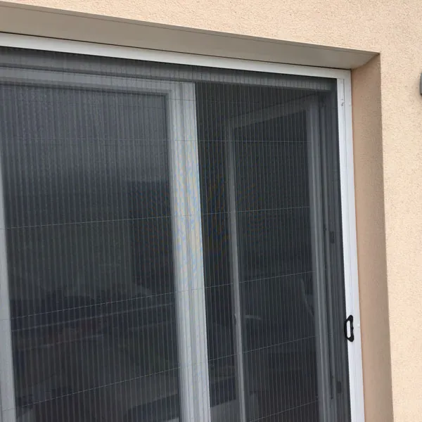 Plise komarniki za balkonska vrata.