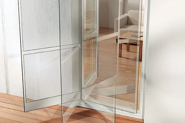 Krilni komarniki za balkonska vrata.