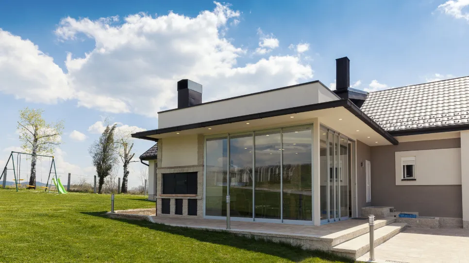 zastekljena terasa na hiši