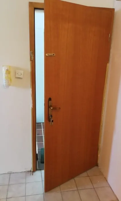 Nepravilno poravnana vhodna vrata