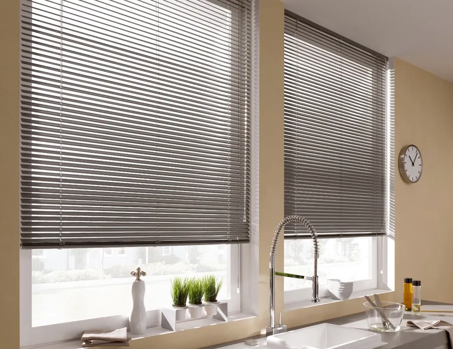 Notranje žaluzije v kuhinji.
